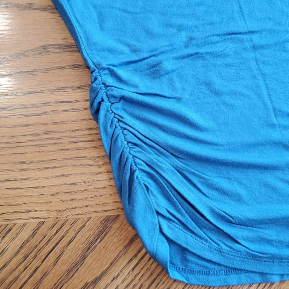 Short sleeve drape loose fitting tunic - Picture 2 of 3